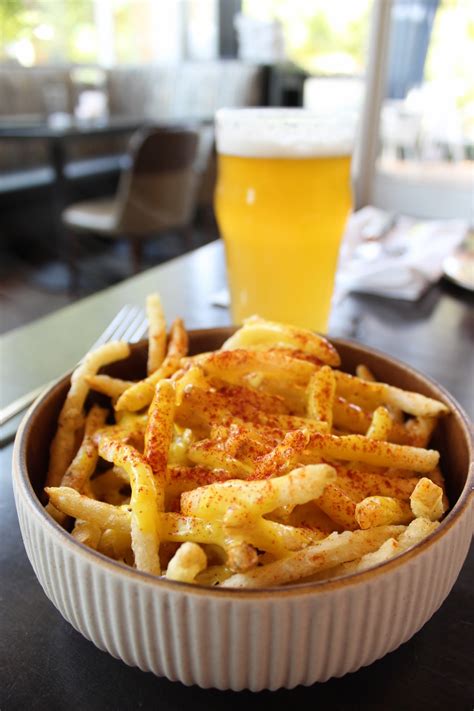 FIELDING'S LOCAL KITCHEN + BAR, LLC