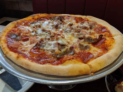 Bella Luna Restaurant & Pizza