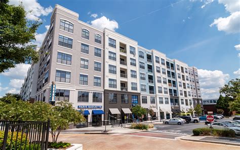 Luxury Apartments in Dunwoody, GA | Flats at Perimeter Place