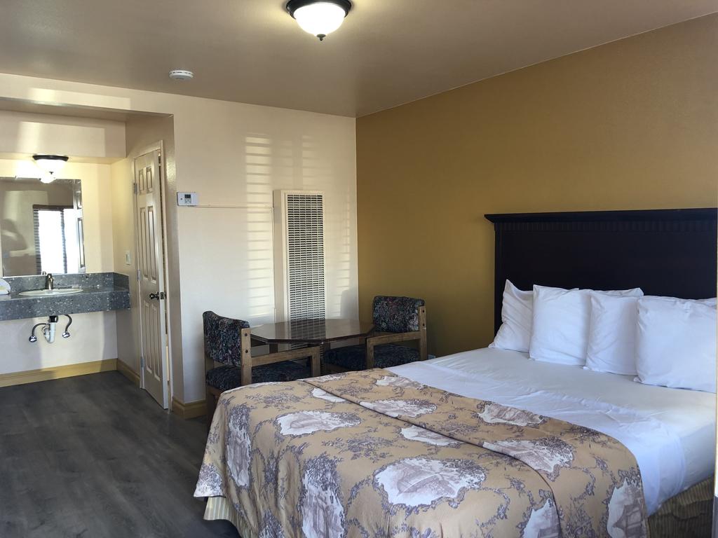 Hotel Near Pismo Beach, Blue Seal Inn