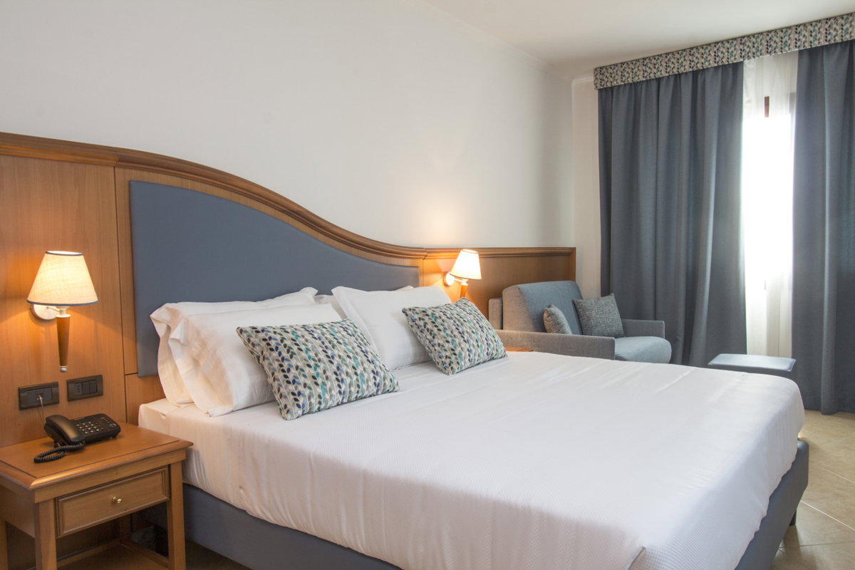 hotelcentralesabaudia.it