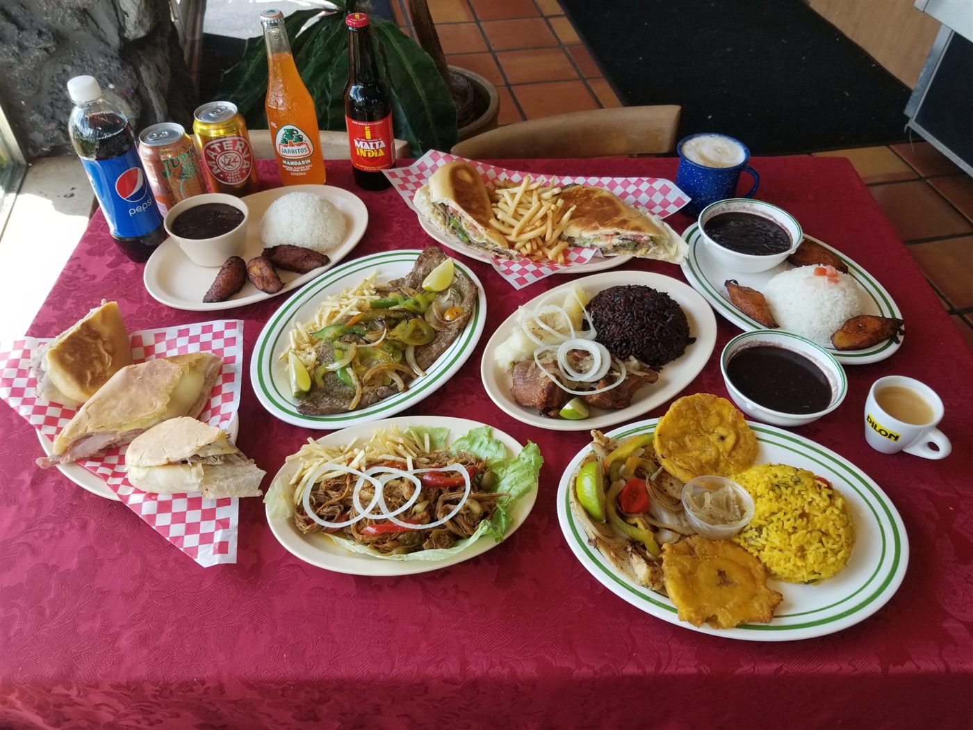 capribakeryandrestaurant.com
