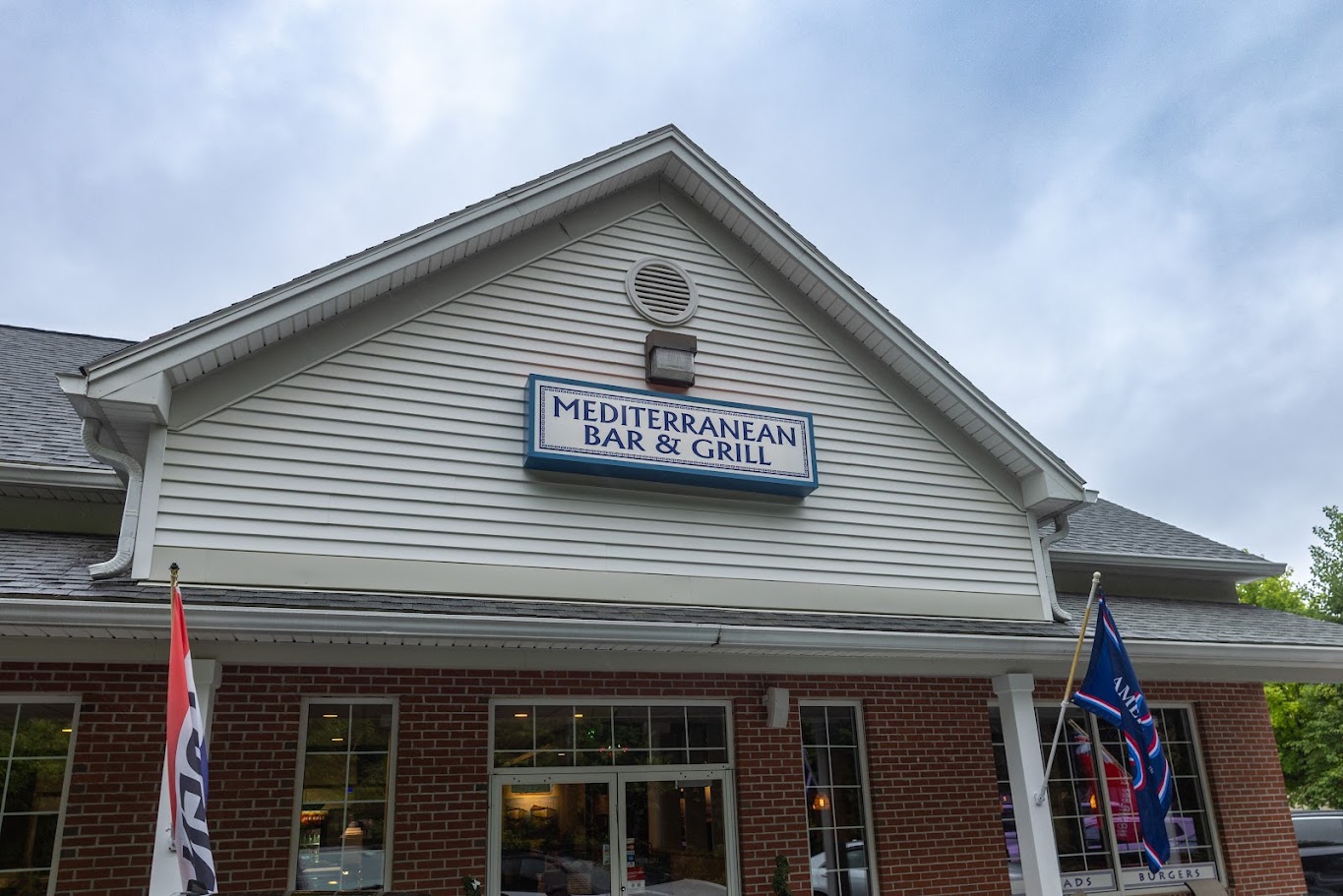 medbarandgrill.com